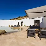Villa Skylines Estate