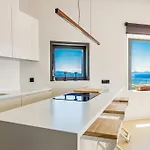 Skylines Estate Villa *