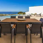 Skylines Estate Villa *