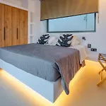 Skylines Estate Villa *