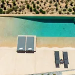 Villa Skylines Estate *