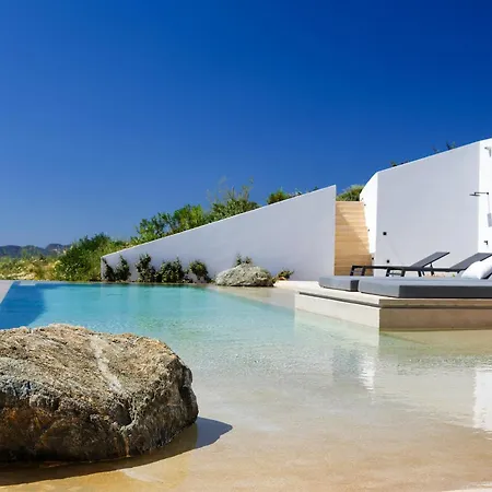 Skylines Estate Villa *