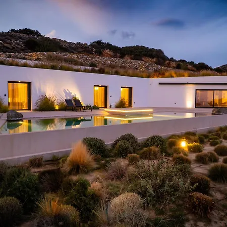 Skylines Estate Villa *