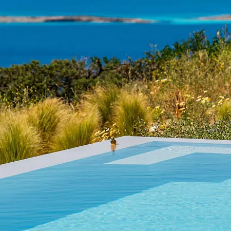 Skylines Estate Villa Alikí