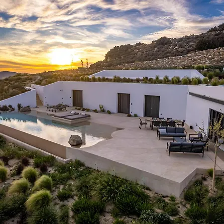 Skylines Estate Villa Alikí