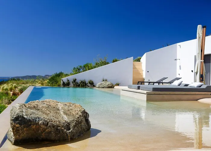 Skylines Estate Villa *